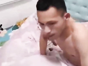 劲爆吃瓜山东捉奸事件骚货偷情还理直气壮趁老公不在家喊来野汉子偷情正在啪啪老公闯入