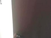 【父女乱伦】禽兽父亲偷偷进入女儿房间，居然把自己女儿操了！