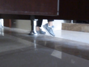 國內廁拍大神潛入某辦公寫字樓公共女廁拍攝各式美女少婦如廁 貌似有個紅衣高跟少婦應該是個女領導 1080P高清原版