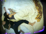 情趣酒店拍攝到的清純大學美女與男友開房愛愛 剛進房就扯掉內衣褲連續幹了兩炮 直接累趴下了 露臉高清