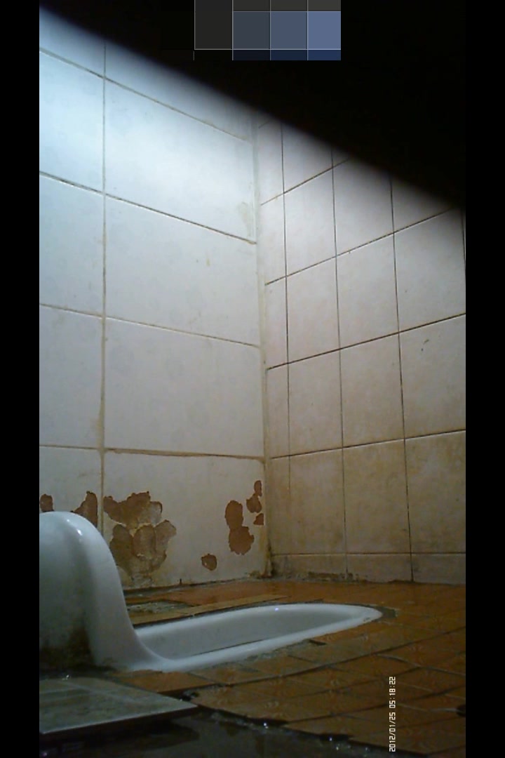 周邊學校餐飲公共廁所蹲點拍攝到的各式美女妹子如廁 好多粉嫩逼逼貌似還未開苞啊～720P高清