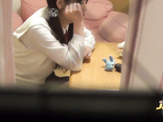 某站最新流出作品-民宅隔窗拍攝到的馬尾辮白虎學妹家中寂寞難耐 脫掉內內手指摳逼自慰 呻吟高潮抽搐癱軟了 720P高清原版