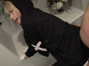 [MUKC-084] 萌え袖 細身美脚 中出し放題 従順コスプレ少女を猛烈にハメ倒す 絶対着衣性交 円井萌華【破解】 - 4of5