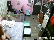 最新流出家庭網絡攝像頭黑客破解拍攝到的年輕性欲強女友來姨媽了 猥瑣小夥也要強行操 露臉高清