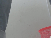 最新流出廁拍大神某校園公共女廁偷拍各式美女如廁噓噓 貌似得還未開苞啊 1080P高清原版