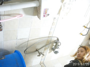 最新流出某奶茶店公共女廁偷拍各式美女如廁 雪白大屁股看得讓人欲火焚身 1080P高清原版