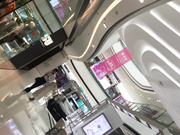 最新流出國內廁拍大神潛入商場網吧公共女廁近距離拍攝各式漂亮妹子如廁 逼逼肥嫩毛毛濃密誘惑～4K高清無水印