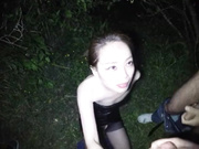 網絡瘋傳臺灣29歲大膽妹子深夜郊外草叢中與3個健壯爺們瘋狂啪啪野戰群P 輪流口交高潮一起擼射到臉上 720P高清原版