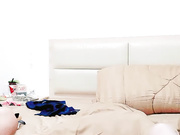 学生制服白色丝袜，嫩妹，激情大战面罩男，娇小身材非常耐操，骑乘打桩机爆插粉穴，特写屁股一进一出