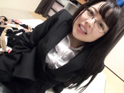 [OKP-058] 神メガネOL 宮沢ちはる 眼鏡OLスーツの美脚を包んだ生ナマしいパンストを完全着衣でムレた足裏からつま先を味わい尽くす 【破解】 - 4of5