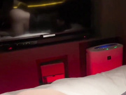 风骚女翻译和上司开房偷情 还一边手机自拍被射了一屁股的精液