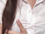 长期订阅更新】人气反差ASMR女网黄「deerlong」娇嫩眼镜妹一边看A片一边自慰，这一线天粉逼被揉的微张真的太诱人了