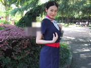 《极品反差✅空姐泄密》露脸才是王道！某航空真实空姐【安琪】赚外快户外景区真空露出私拍人体~笑容迷人~自摸被路人看见了