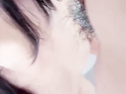 强闯卫生间狂操洗澡的表妹 换上萝莉塔装扣弄粉嫩的小逼 鸡巴抽插流出羞耻的白浆 内射粉嫩无毛穴浓浓精液