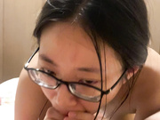 苹果原相机系列之极品眼镜反差少妇已经被我的大屌征服，这温顺的样子，也太可爱了2