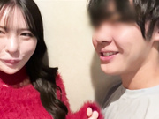 300MIUM-1334 汗も精子も全部舐めていい？男女でカラオケ密室 (黒島玲衣) - 1of5