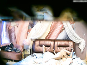 主题酒店羽毛房偷拍-90后高挑气质长发美女谎称生病向部长请假后私会情人,被爆操后淫欲未尽还想要,吓得男的赶紧跑下床!国语!