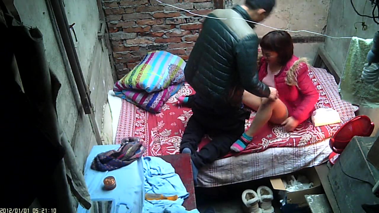 出租房内的嫖客