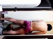 发育超好的高中小女友，被大JJ所征服，插入粉嫩穴没坚持多久就射了