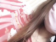 大胆美女主播潜入洗浴中心直播还偷拍了一些美女更衣视频给狼友分享