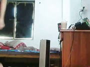 人称小朱Y的漂亮清纯小妹子 来了大姨妈还这么骚一边洗澡一边和狼友 聊骚