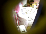 精品小旅馆偷拍年轻情侣开房体验性爱乐趣这男的估计吃药了女的喊累他还没有爽