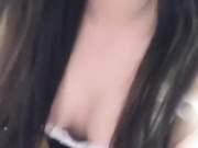 让人羡慕两个经常刷跑车的粉丝成功约炮到美女主播家里的阳台4P大战