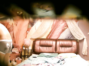 身材太瘦的漂亮大长腿美女逼逼太紧和男友开房时稍微用力操都受不了