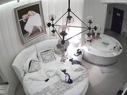 精装套房企业高管与苗条白嫩小情人开房啪啪真有情调喝红酒跳舞浴缸内大战舔逼水中女上站立回床上继续操