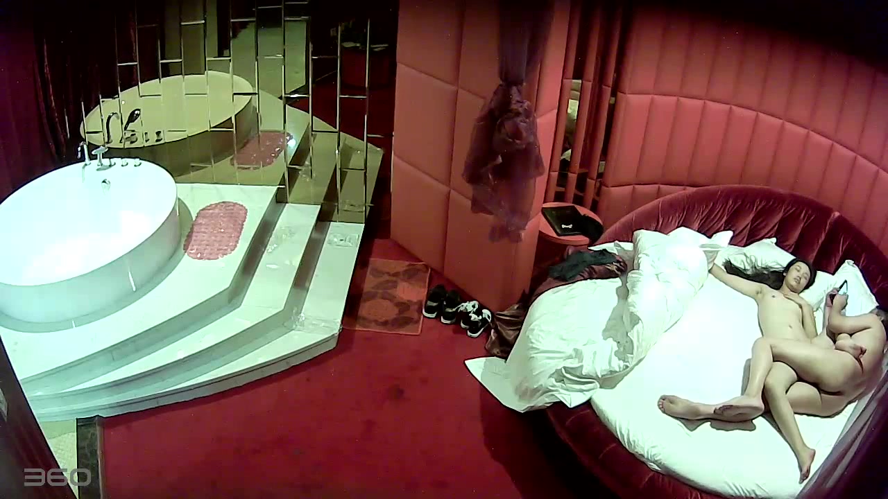 单位中年男领导和漂亮女下属酒店偷情,男的真猛干完后女的睡着了还不放过继续把她操醒,干完后接着又操!国语