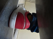 高铁厕所近距离偷窥大学妹乘务员白领的肥鲍