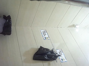 外站流出商场女厕全景偷拍其中有两个商场黑丝售货