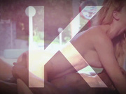 The Naughty Stepdaughter 泳池边享受继父大黑屌的淘气女儿