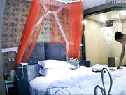 复古风酒店外表朴实小少妇开房幽会情人鸡巴吃的很熟练还玩69相当激情貌似吃大力丸了连干3炮