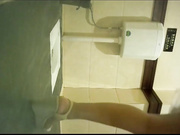 国内某超市公共女厕固定偷拍烟瘾很大的少妇抽烟的样子还挺酷的