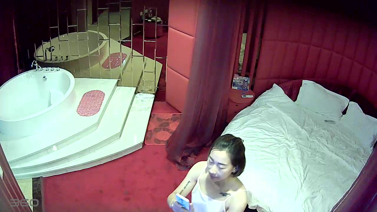 偷拍饥渴难耐骚货提前开好房等情人来了衣服不脱就激吻抚摸啪啪搞1个来小时骚女呻吟特别诱人