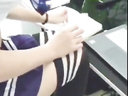 网红美女剧情演绎家教老师补习时趁美女父母不在趁机占便宜,发现穿的还是丁字裤性欲大增在客厅沙发上操了她!