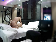 气质眼镜白领姐姐和小丁丁男同事宾馆激情这位哥鸡巴虽小还挺能干的