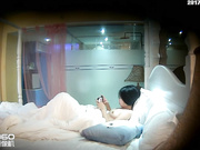 高校一对情侣逃课出来开房打炮 女主口活蛮熟练 换了不少姿势狠狠的干