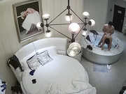 女神级时尚性感的美女酒店和东北小情人偷情啪啪,床上操完又在浴缸内干,连续搞了美女3次,受不了嗷嗷大叫!