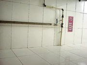 全景电信营业厅员工女厕偷拍刚分配来的面目清秀眼镜女大学生