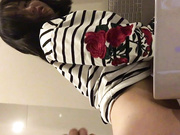 云盘泄密流出-高颜值漂亮大一美女被学长带到合租公寓在卫生间洗手台上爆插,边干边拍,还让美女大声淫叫.公寓!