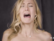 这样的地方玩弄颜值不错的小姐姐尤其是情趣丝袜绝对是硬的要射啊 美女逼逼粉嫩这身材插入爽的受不了720P高清