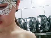 奶茶妹子店打样后入和炮友双人啪啪 情趣肚兜舔奶头椅子上骑坐后入抽插 很是诱惑喜欢不要错过