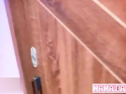 台湾SWAG『娜娜』挑战不可能任务进一间网咖找炮打但居然遇到了雷炮没吹几下就射 整个包厢内阵阵的炮声