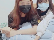 我社会龙哥叫上三个00后的妹子 叫俩个弟兄 轮流来 想搞谁就干谁 年轻就是好 紧凑的身材全身都粉嫩的出水