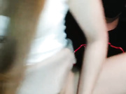 骚气墨镜妹子驾车户外车震 跳蛋塞逼逼后座口交上位抽插道具JJ自慰