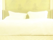 老哥探花年度收官之作找了两个人气高颜值妹子双飞啪啪 深喉口交一前一后大力猛操呻吟娇喘非常诱人