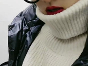 演绎给钱眼镜苗条妹子要求啪啪厕所足交 床上大力猛操呻吟娇喘非常诱人