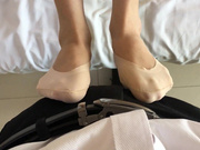 约操身材超棒长腿野模 先肉丝船袜足交 玩完灰丝一顿爆操 受不了求快点射 内附生活照